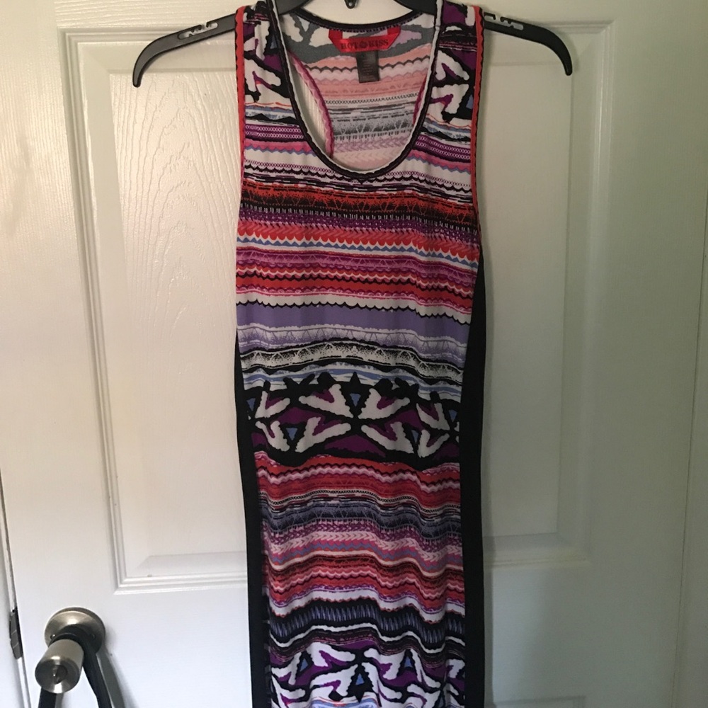 Pattern dress with slits