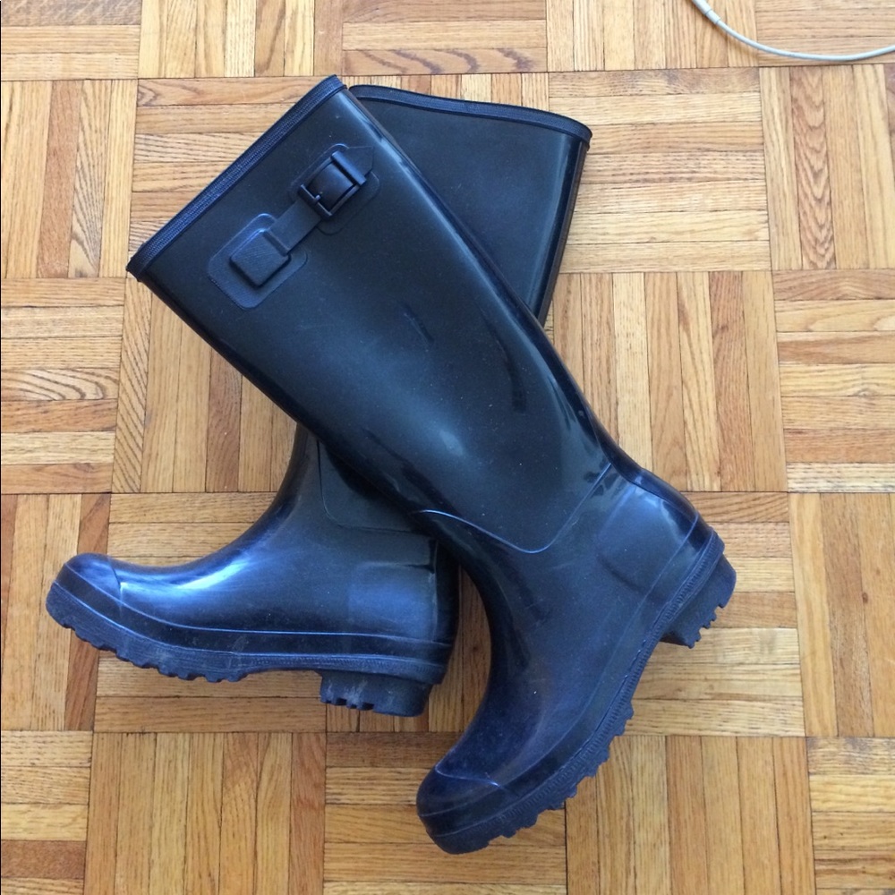 Black rain boots