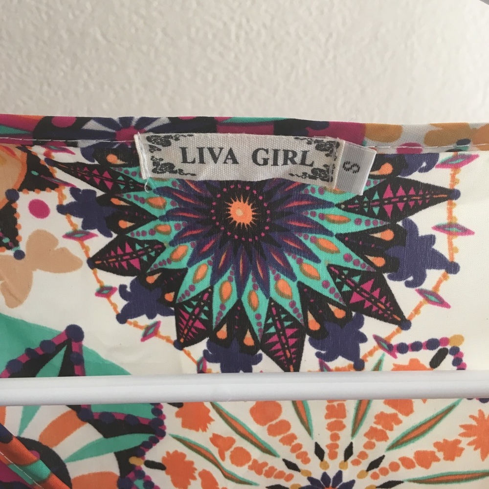Bright, fun top! - Picture 2 of 2