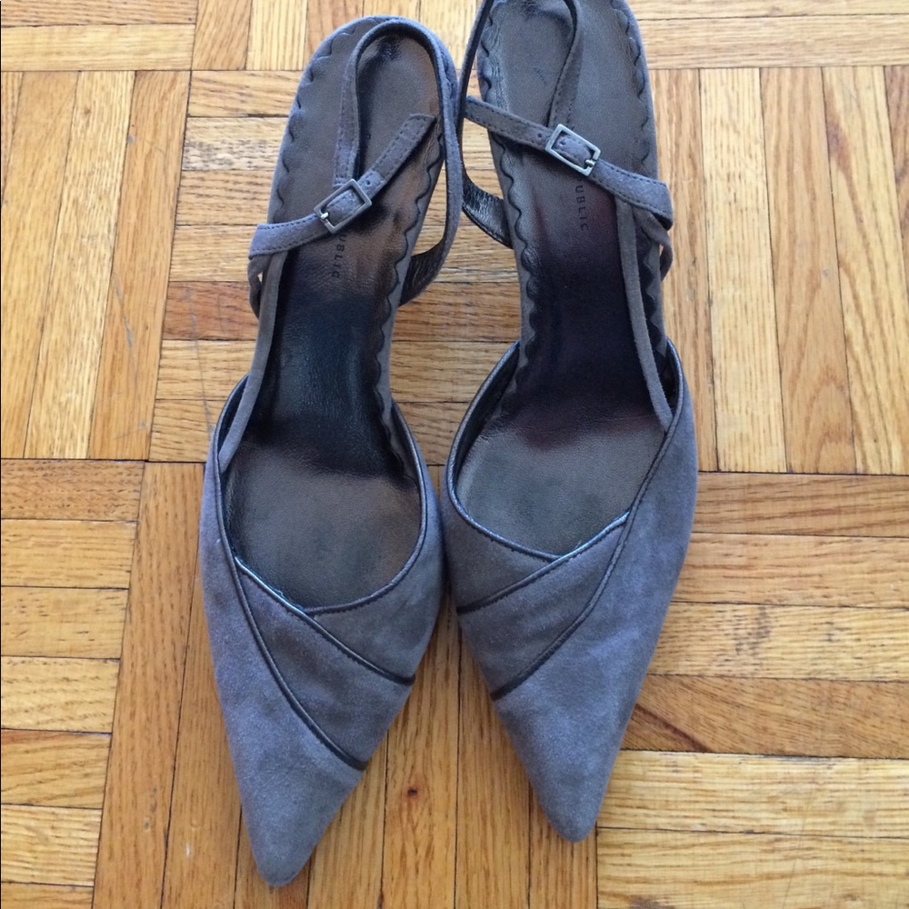 Banana republic kitten heels