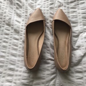 Like new Aldo nude flats