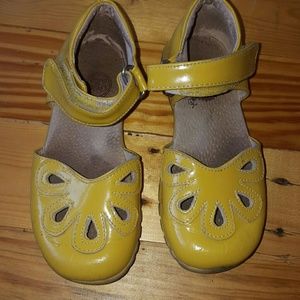 Livie & Luca Petals Mustard Size 10