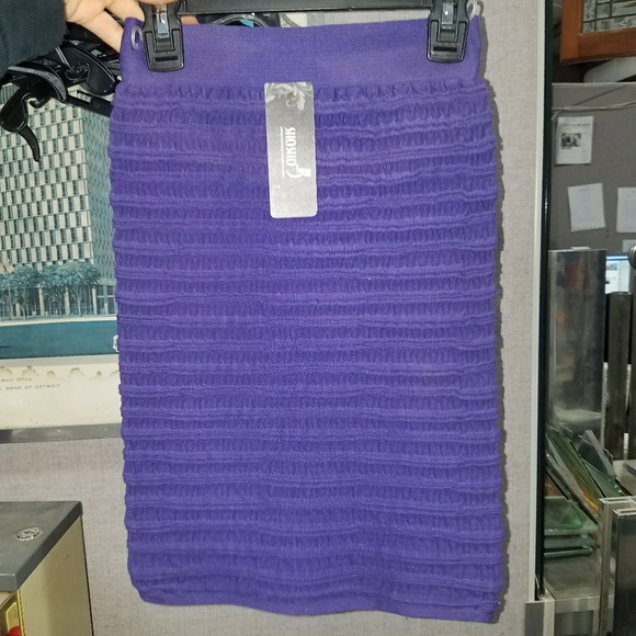 Purple stretchy skirt - Picture 2 of 3