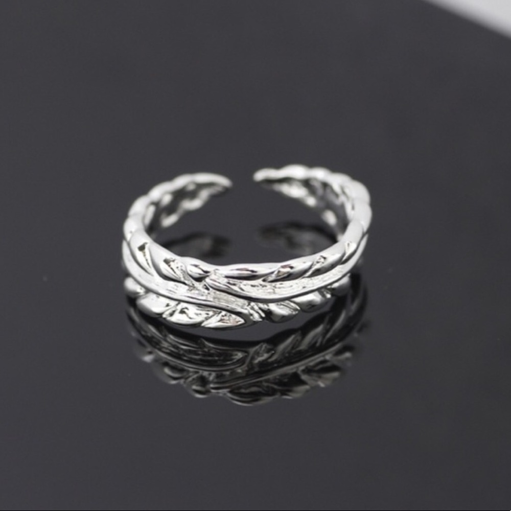 🌴SALE🌴 🆕 .925 Sterling Silver Leaf Toe Ring - Picture 3 of 5