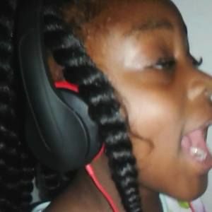 Meet your Posher, Hellen