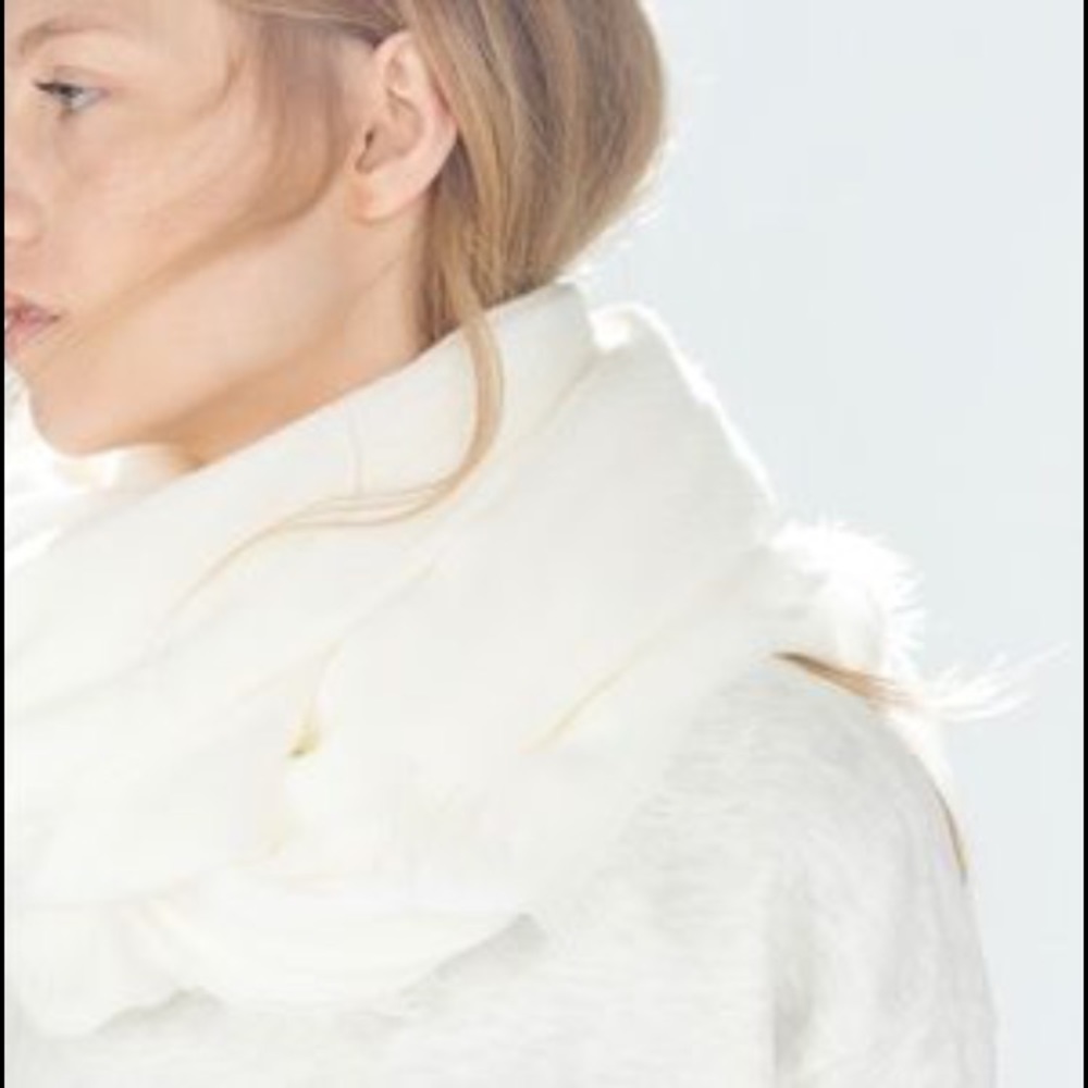 Oversized white Zara scarf