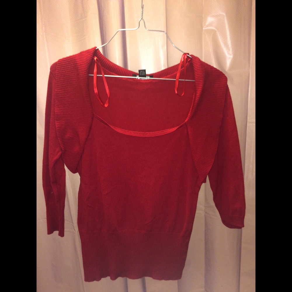 built-in tank top with medium sleeves