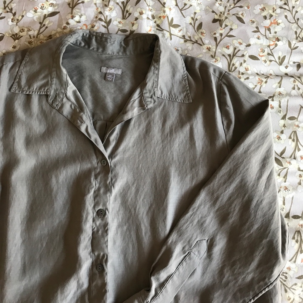 J. Jill Taupe Collared Button Down Shirt