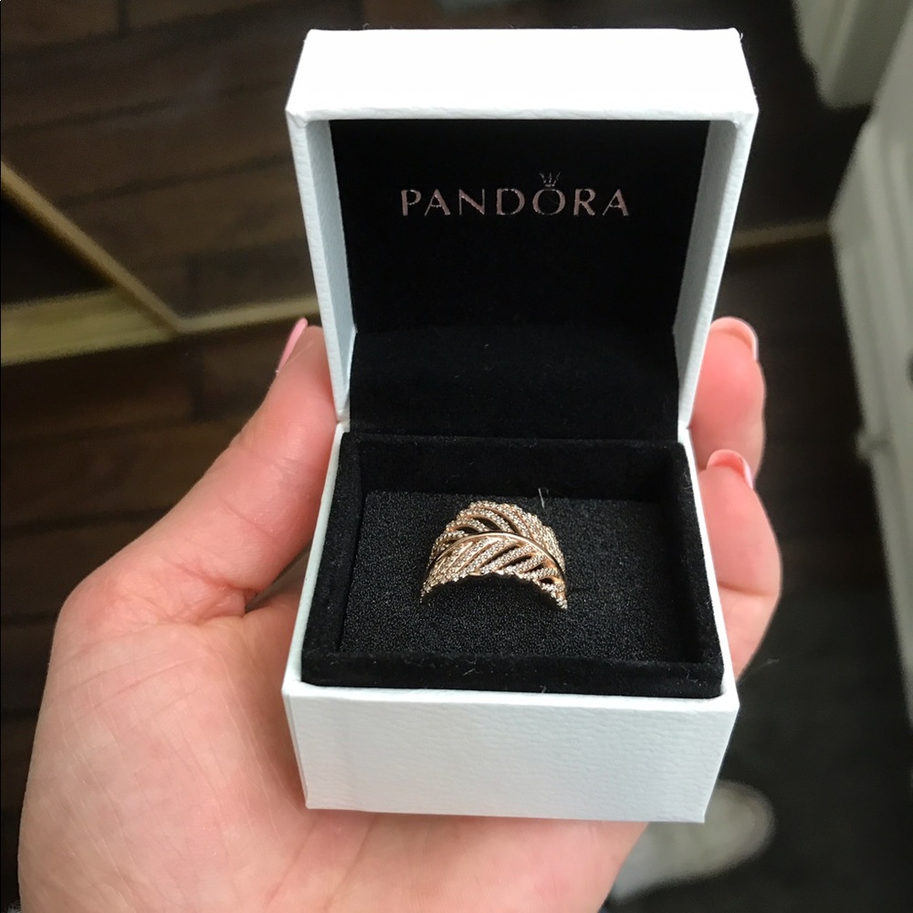 New pandora leaf ring