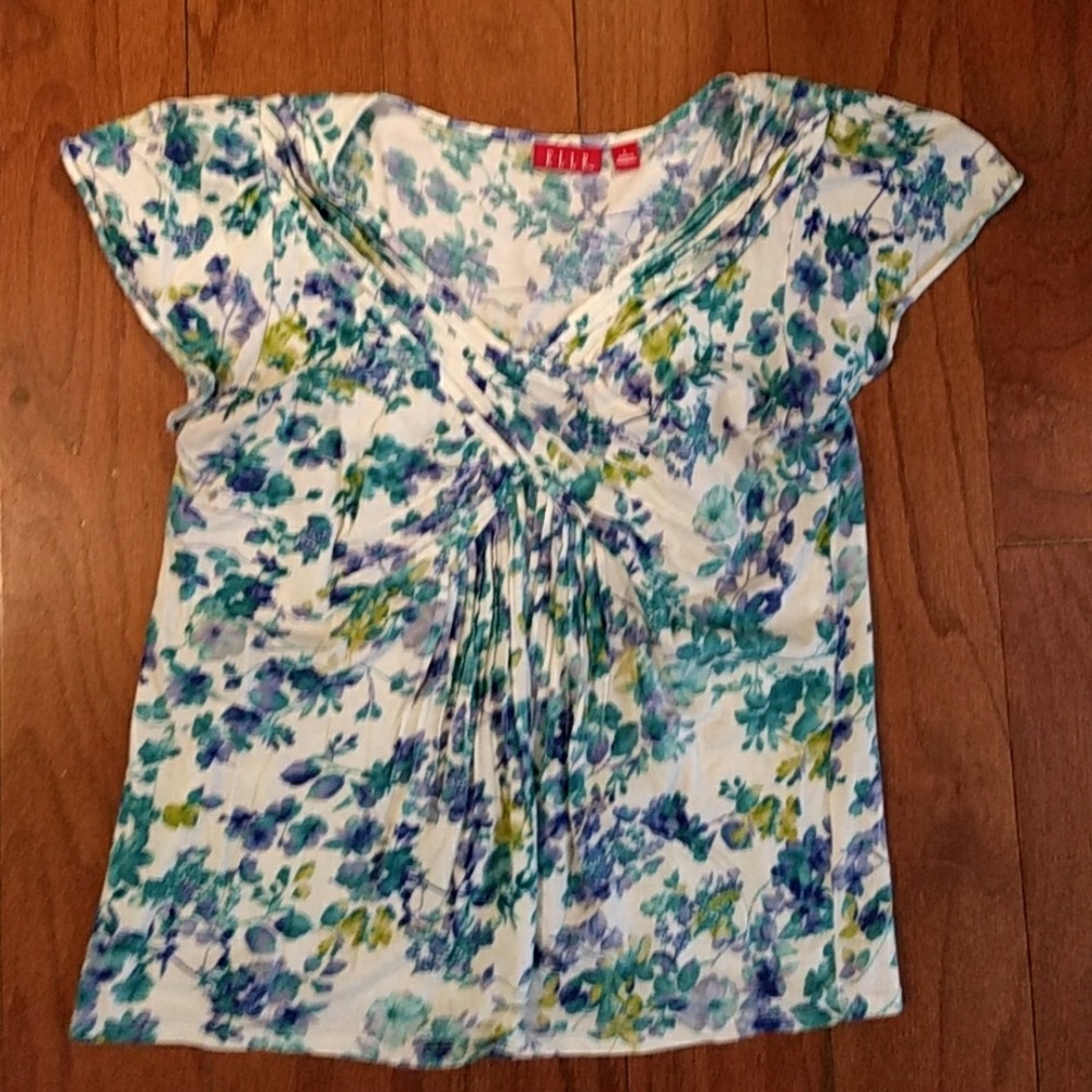 Super Cute short sleeve top by -ELLE- Large