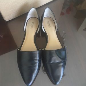 pointed toe Micheal Korea flats, black leather