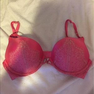 ADDS 2CUPS VS PUSH-UP BRA