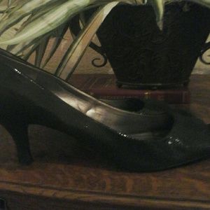 Black open toe pumps
