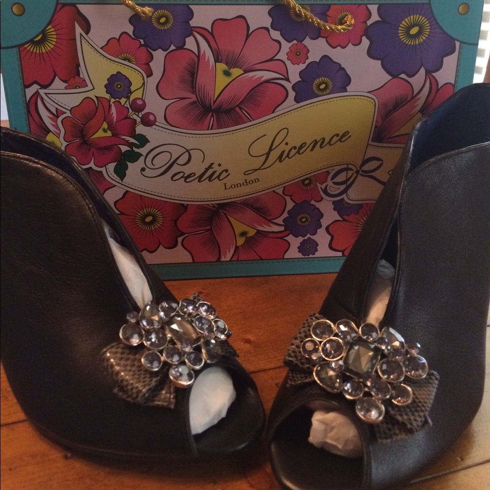 POETIC LICENSE HEELS, Red Alert Black, Size: 9 1/2