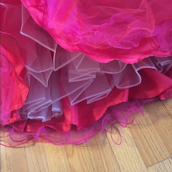 Red strapless prom dress - Picture 5 of 7