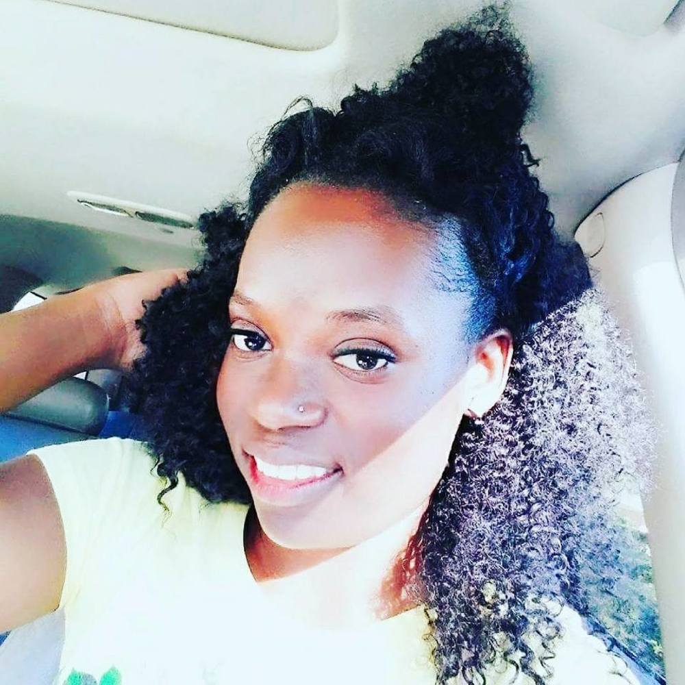 Meet your Posher, Monii