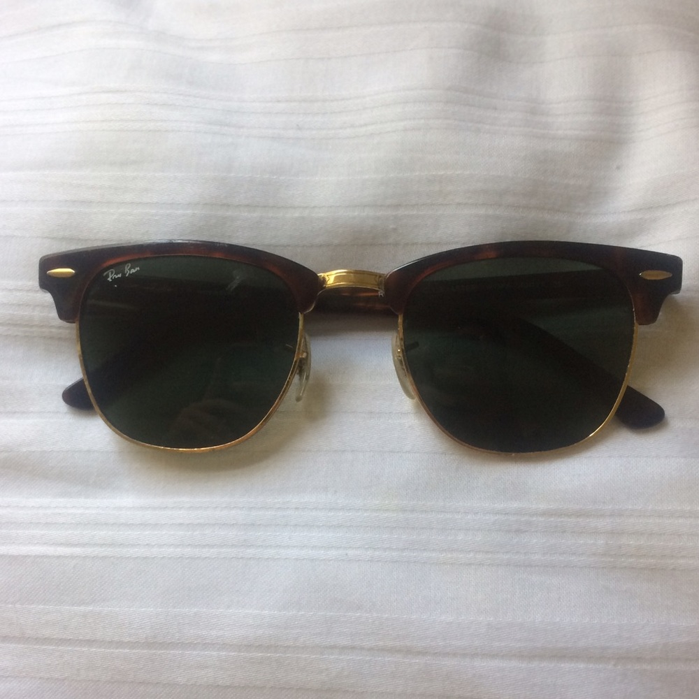 Clubmaster Raybans with case