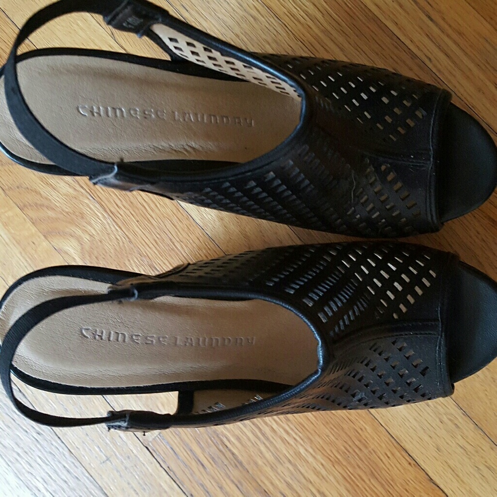 **SOLD**NEW NEVER WORN CHINESE LAUNDRY SHOES - Picture 5 of 8