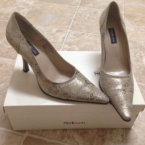 Women's pumps