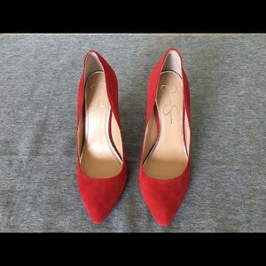 Jessica Simpson Red scallop pumps