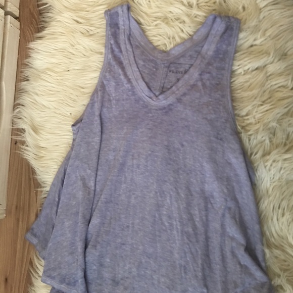 We The Free free flow tank - Picture 2 of 4