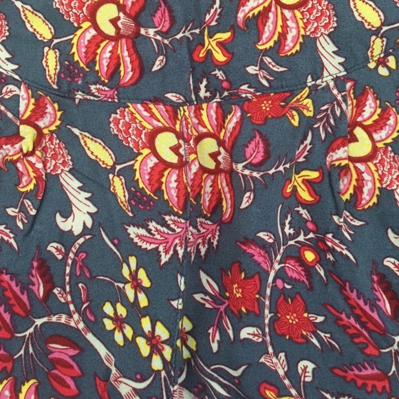 Short - Picture 2 of 4