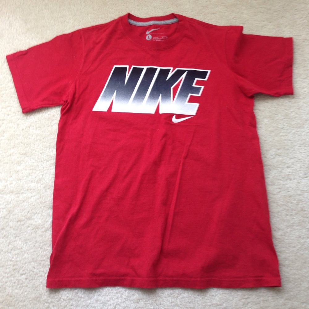 Nike boys shirt size L 14-16