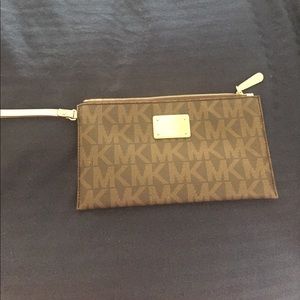 Michael Kors large wristlet