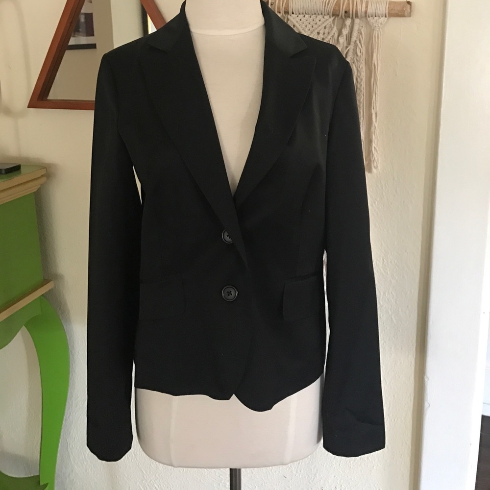 Dorothy Lee black blazer size 6
