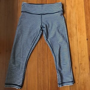 Lululemon cropped wunderunder pants