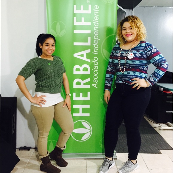 Meet your Posher, Lucia - Picture 1 of 1