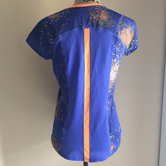 Nike DRI-FIT Women's Tee - Picture 3 of 3