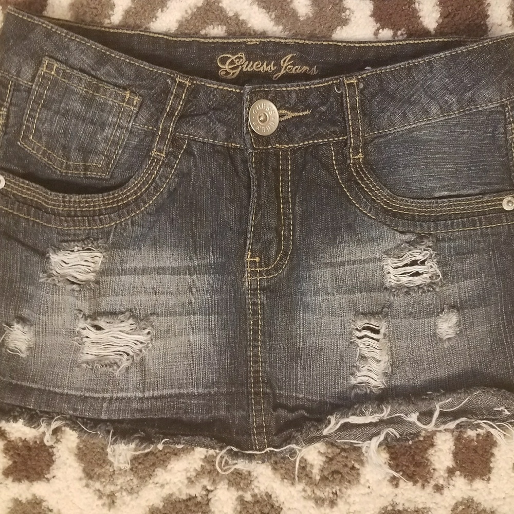 🌿GUESS JEANS DISTRESSED DENIM SKIRT