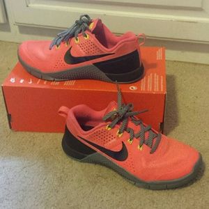 Women's Nike metcon 1