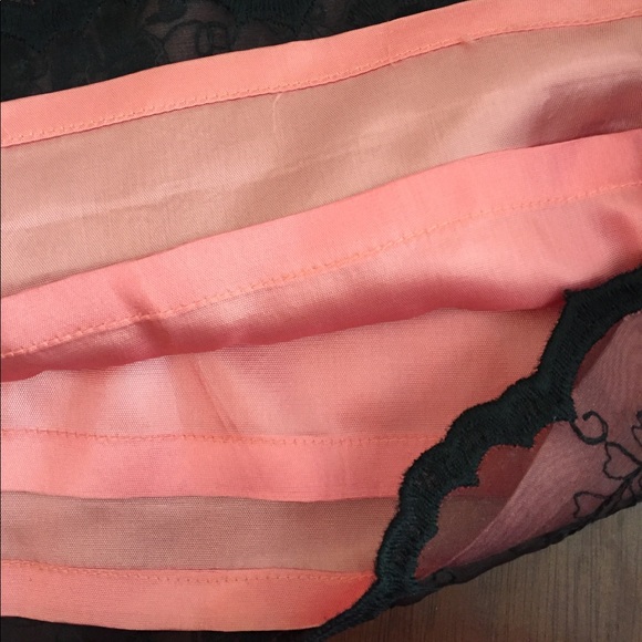 Geometrie Lace Skirt Lined in Pink - Picture 6 of 6