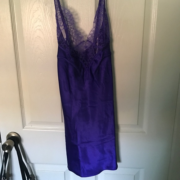 Victoria secret slip NWT - Picture 1 of 3