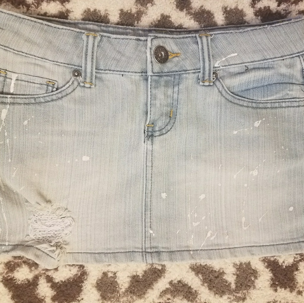 🌿REFUGE DISTRESSED DENIM SKIRT