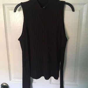 Never worn American eagle cold shoulder top