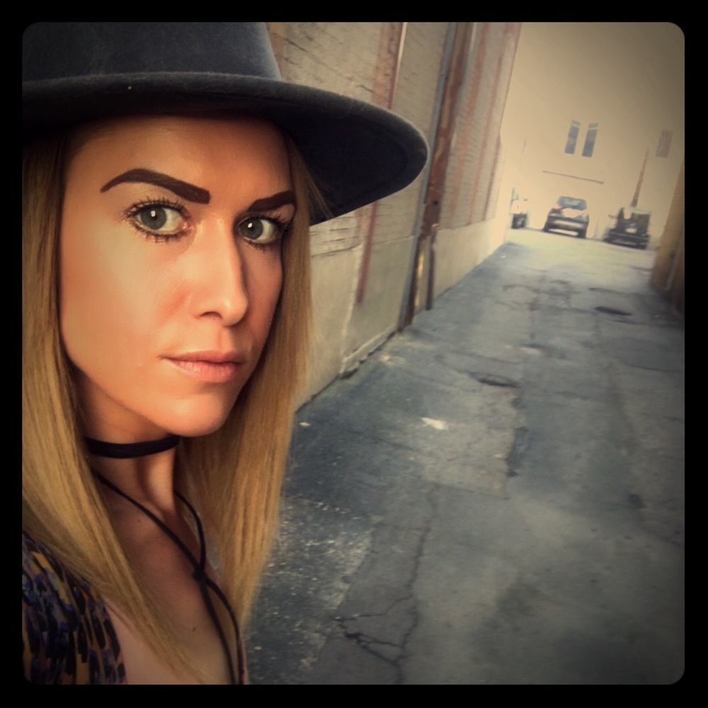 • Meet Your Posher •