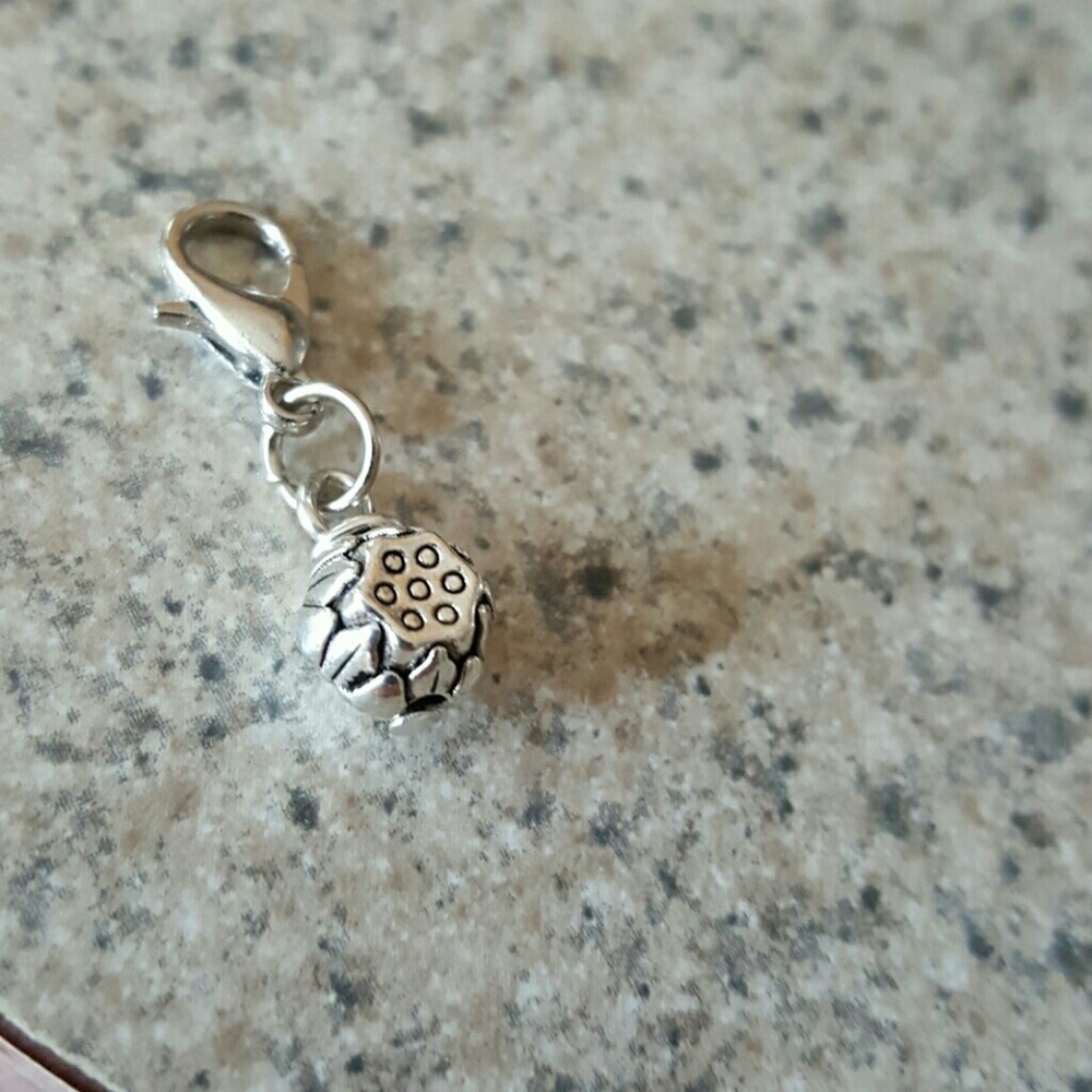 Mini lotus flower silver charm pendant minimalist - Picture 5 of 8