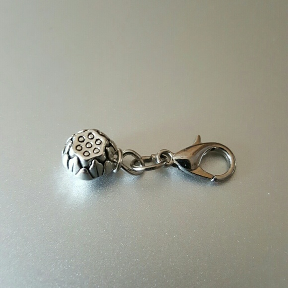 Mini lotus flower silver charm pendant minimalist - Picture 3 of 8