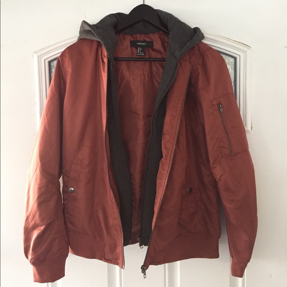 ‼️PRICE DROP‼️✨🆕✨ NWOT HOODED BOMBER JACKET! 👌🏽