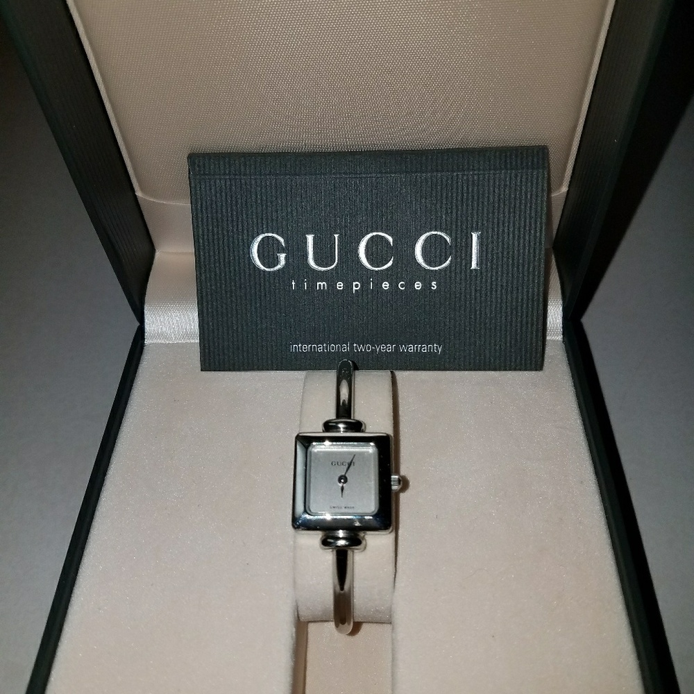 Gucci Bracelet watch 1900L, stainless steel silver