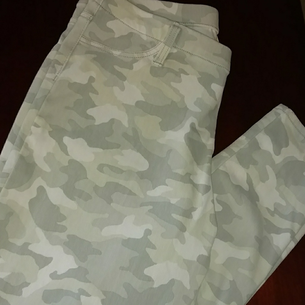 Gray and White Camo Jeggings