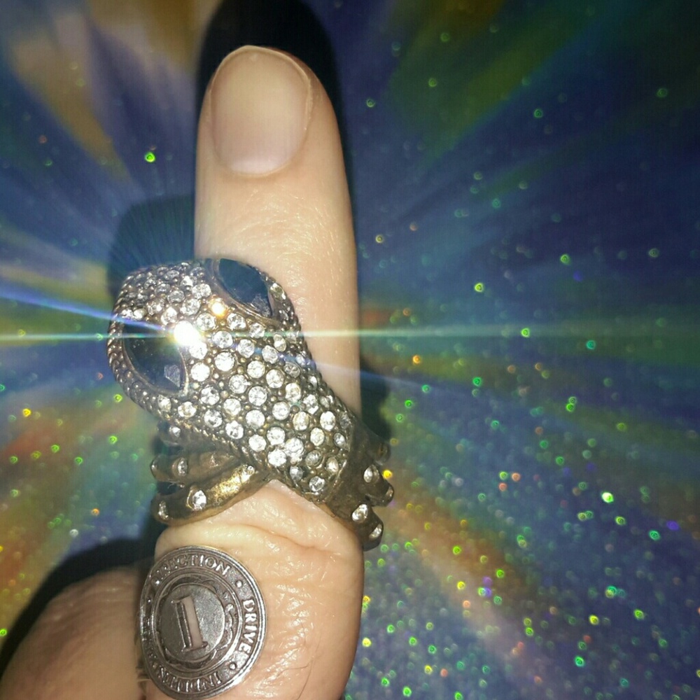 Crystal and hematite snake ring made by "V"