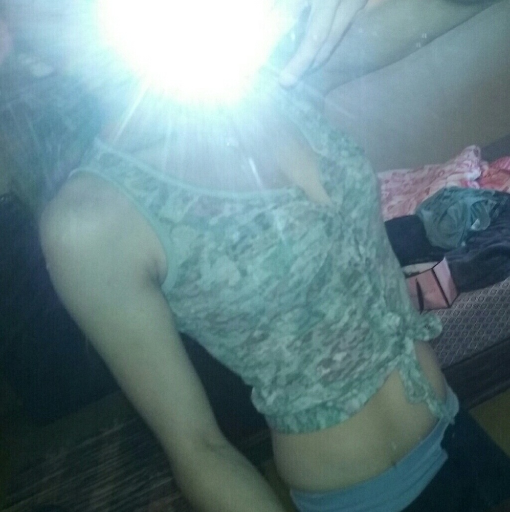 cropped camo tank