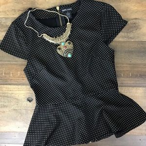 🎉HP 🎉 Black & Gold Peplum Top, Small 🎀