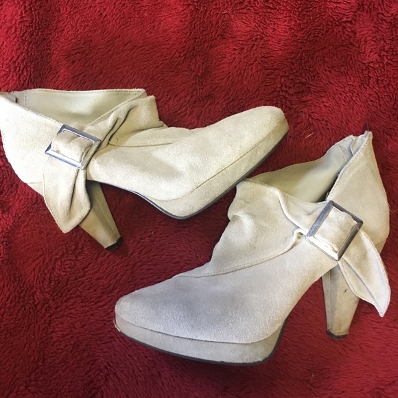 Felt booties - Picture 1 of 1