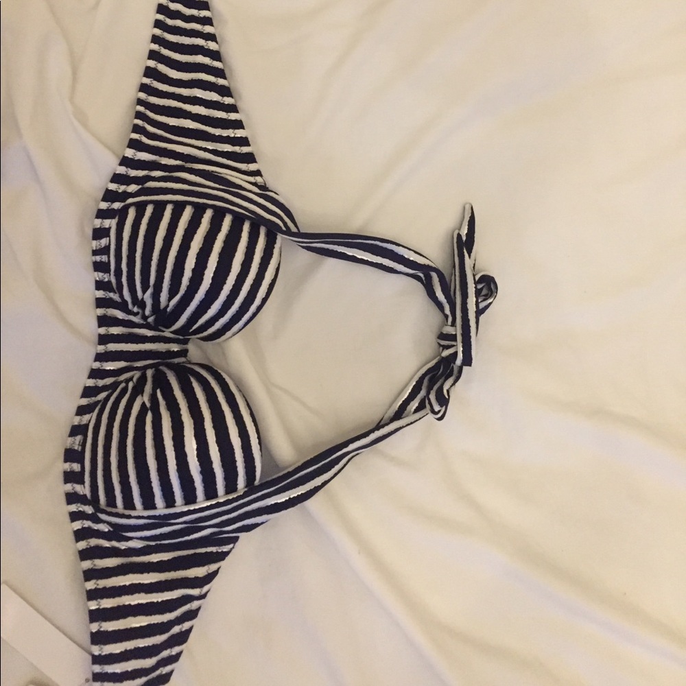 bikini - Picture 2 of 6