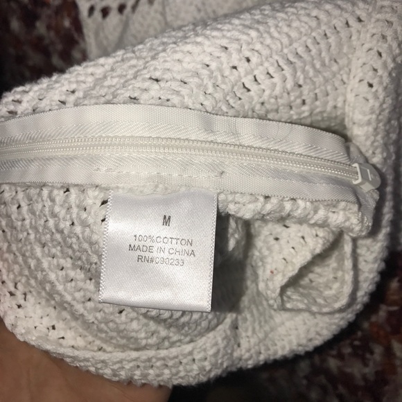 Lace halter top! - Picture 4 of 4